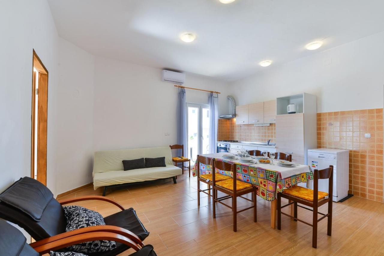 Apartments Lavanda Turanj Exterior foto