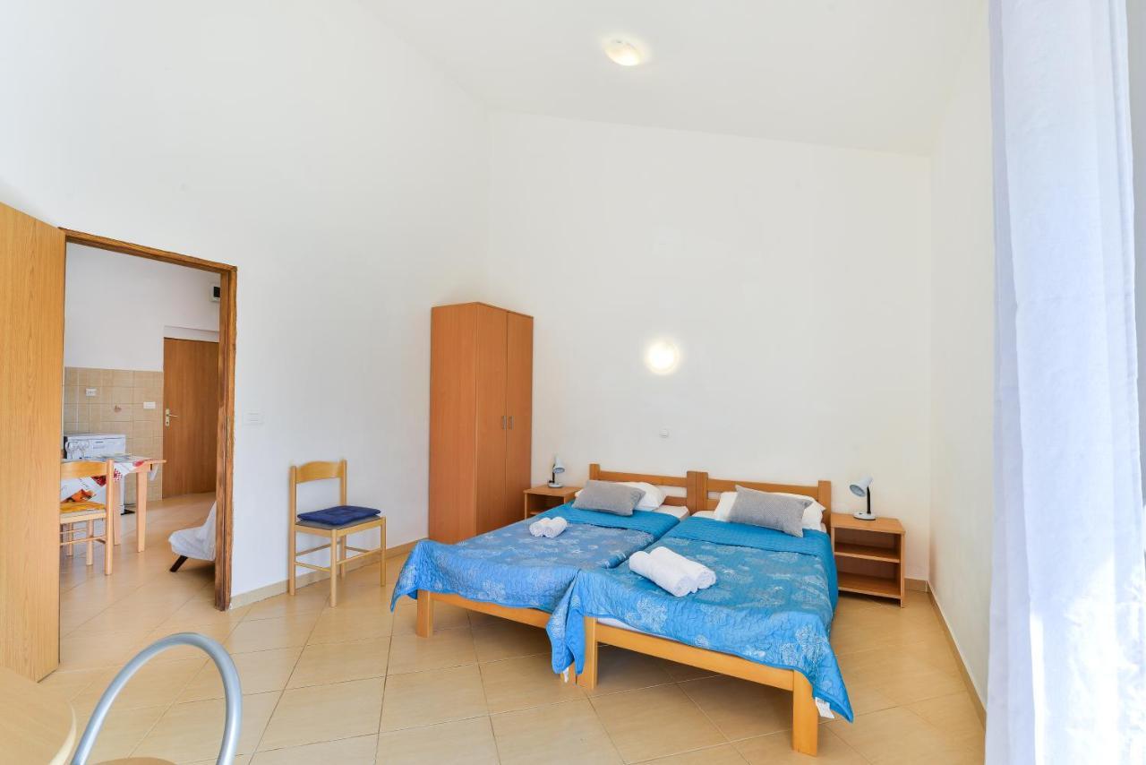 Apartments Lavanda Turanj Exterior foto