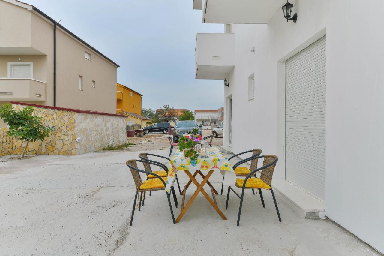 Apartments Lavanda Turanj Exterior foto