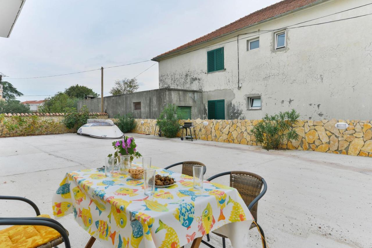 Apartments Lavanda Turanj Exterior foto